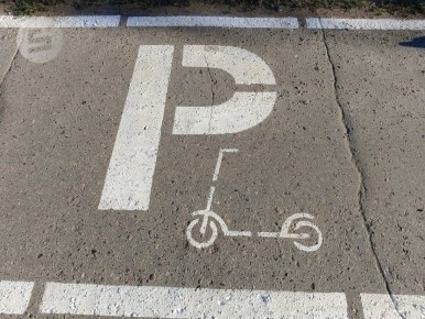 Кикшеринговый сервис «Юрент» (фиолетовые самокаты) 27 марта официально запустил новый сезон проката электросамокатов в Ижевске, сообщили в пресс-службе компании