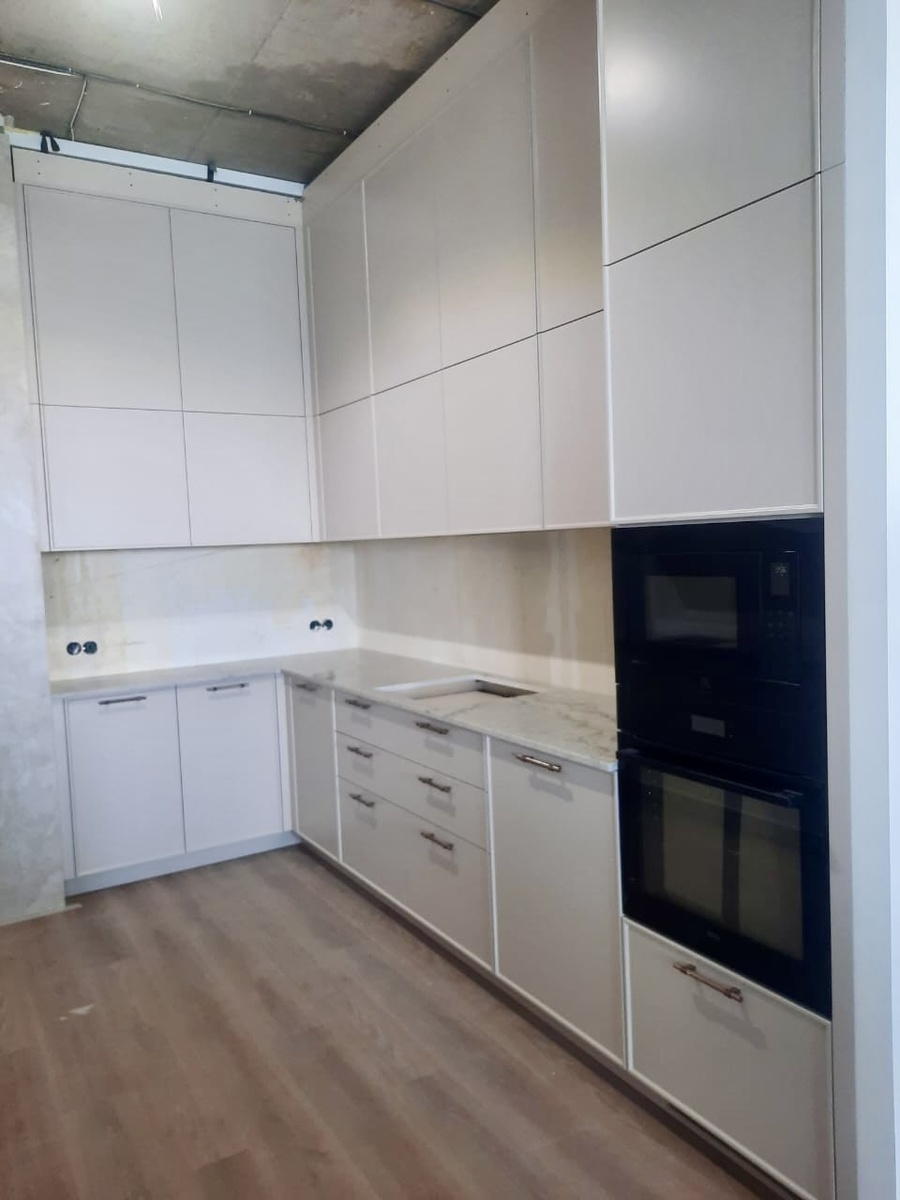 Уход за кварцевой столешницей: советы для долговечности и эстетики