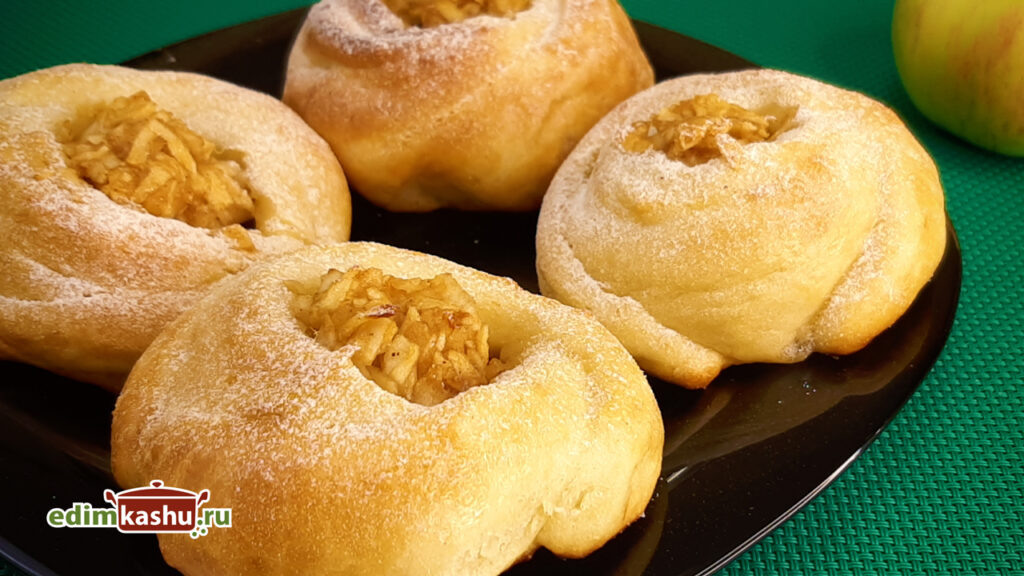 Восхитительные ватрушки с яблоками: секреты нежного творожного теста