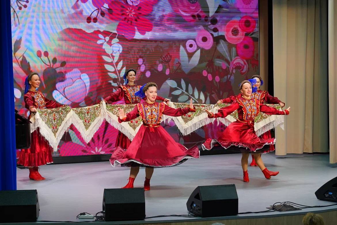 2 апреля в Детской школе искусств № 3 им. М. И. Глинки прошло торжественное мероприятие, посвященное Дню работника культуры 2 апреля в Детской школе искусств № 3 им. М. И. Глинки прошло торжественное мероприятие, посвященное Дню работника культуры