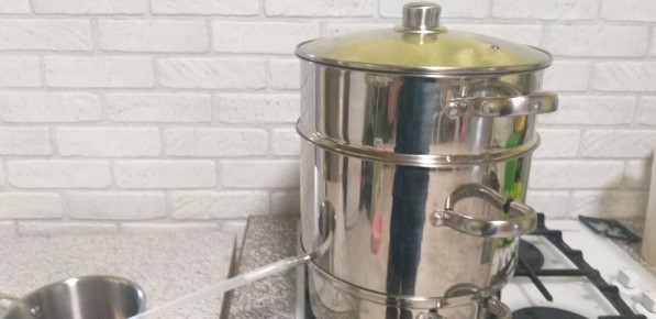 Соковыжималка против соковарки: что выбрать для идеального яблочного сока?