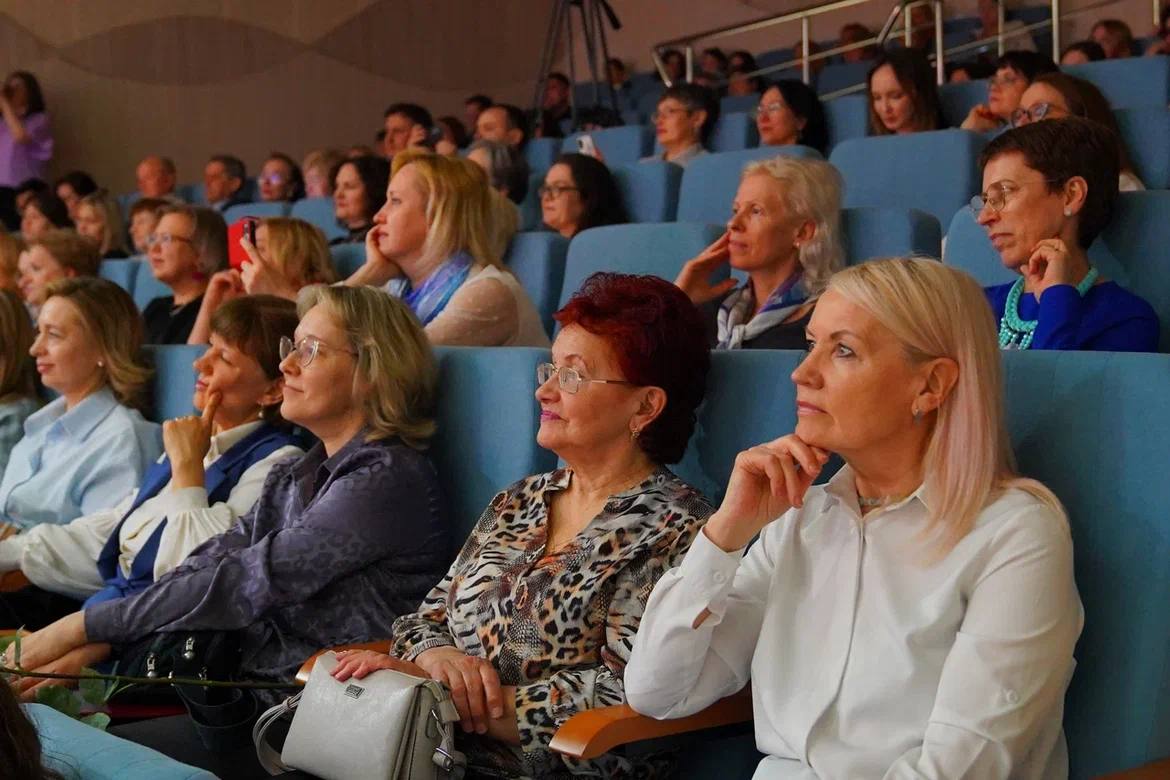 2 апреля в Детской школе искусств № 3 им. М. И. Глинки прошло торжественное мероприятие, посвященное Дню работника культуры 2 апреля в Детской школе искусств № 3 им. М. И. Глинки прошло торжественное мероприятие, посвященное Дню работника культуры