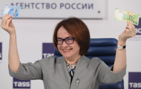 Долговая цепь: россияне снова начинают брать кредиты на фоне растущих проблем