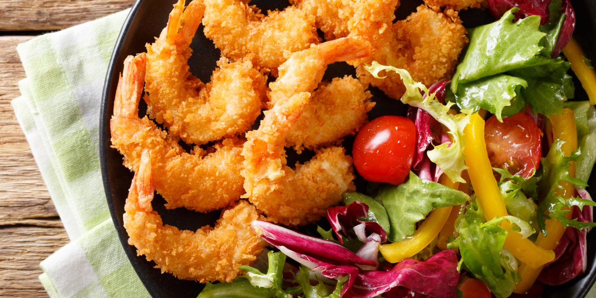 Креветки в кокосовой панировке: аперитив, который удивит гостей