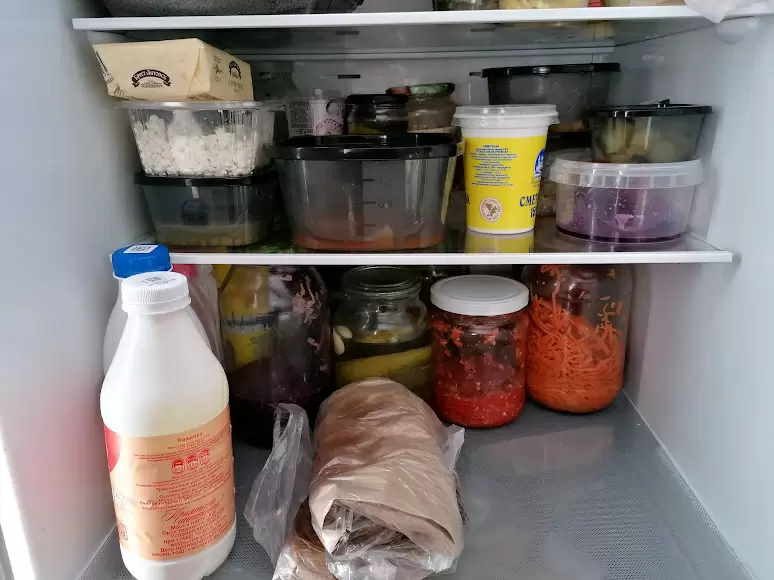 Уход за современным холодильником: спокойный гид по чистке и устройству