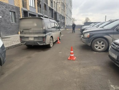 Водитель «Хонды» сбил 5-летнего ребенка на парковке в Ижевске