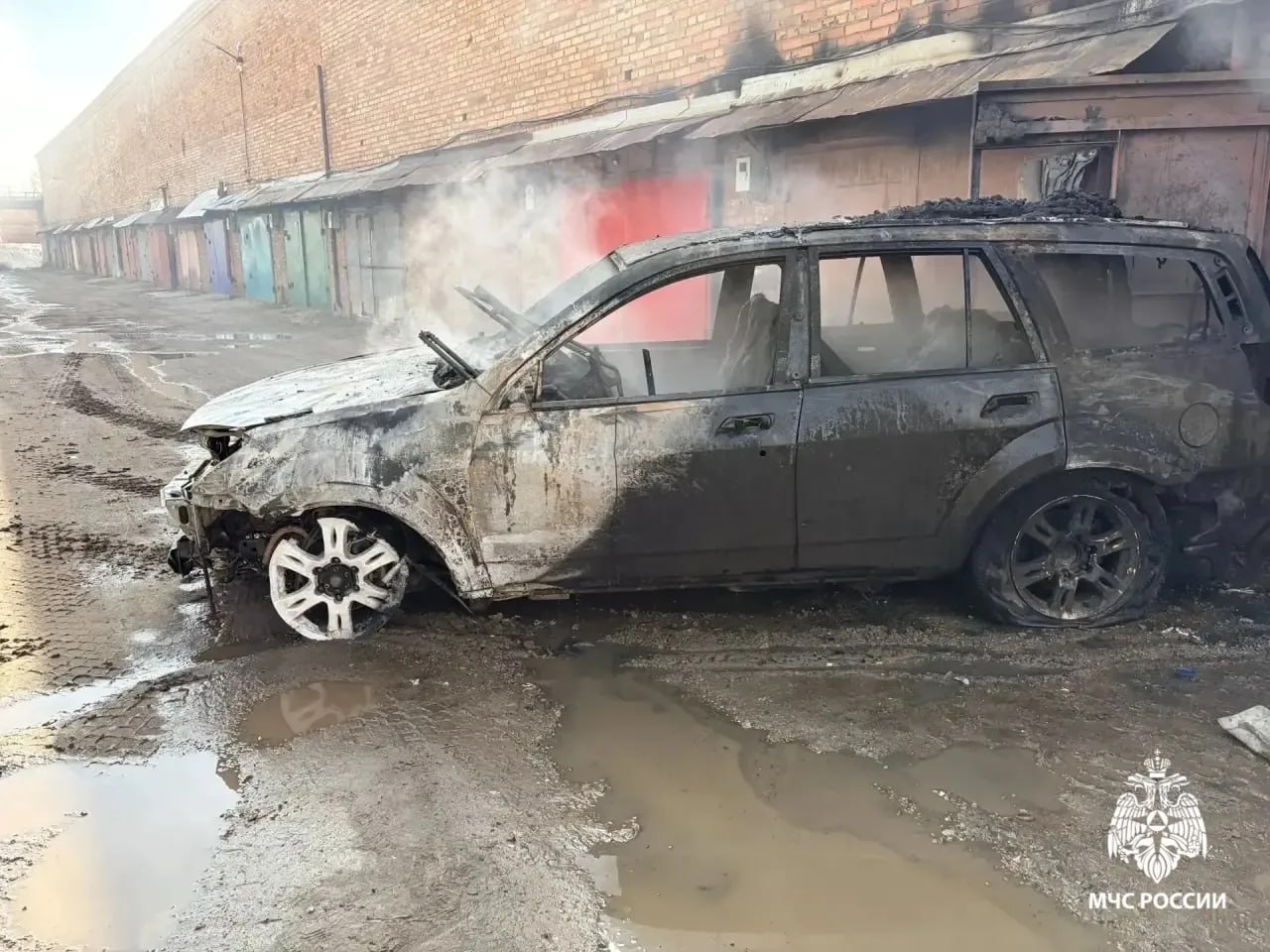 В Глазове из-за нарушения правил сварки сгорел автомобиль