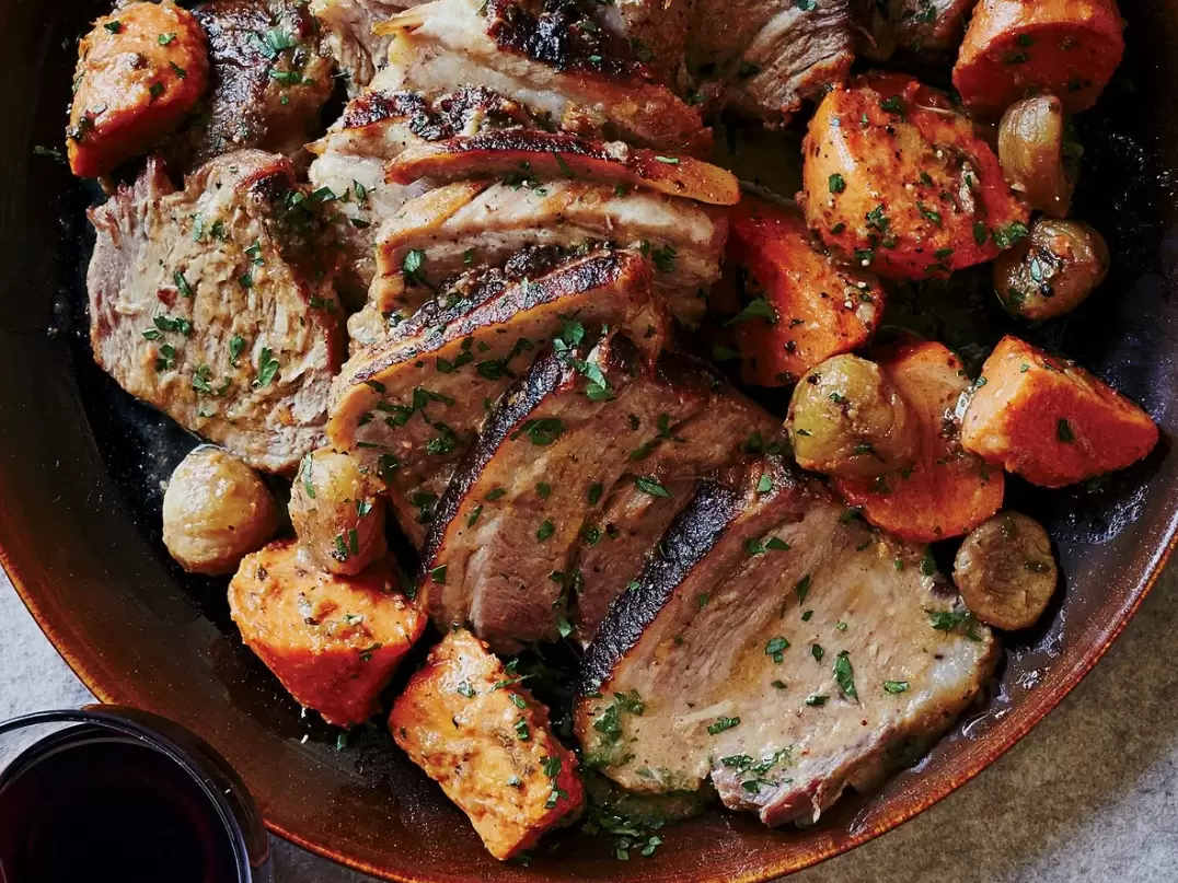 Запеченная свинина: идеальное блюдо для любой трапезы