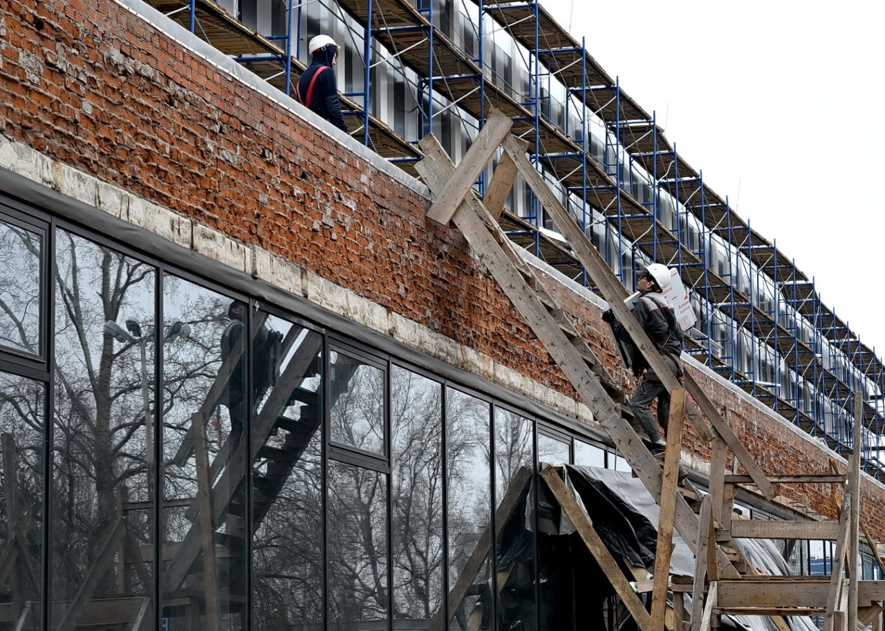 Александр Бречалов о реконструкции ЛД «Ижсталь» и новой цели для ижевских хоккеистов: «Новый сезон команда и болельщики проведут уже в новом Ледовом дворце... План на ближайшие два года — выиграть Кубок, ни больше ни меньше» Александр Бречалов о реконструкции ЛД «Ижсталь» и новой цели для ижевских хоккеистов: «Новый сезон команда и болельщики проведут уже в новом Ледовом дворце... План на ближайшие два года — выиграть Кубок, ни больше ни меньше»