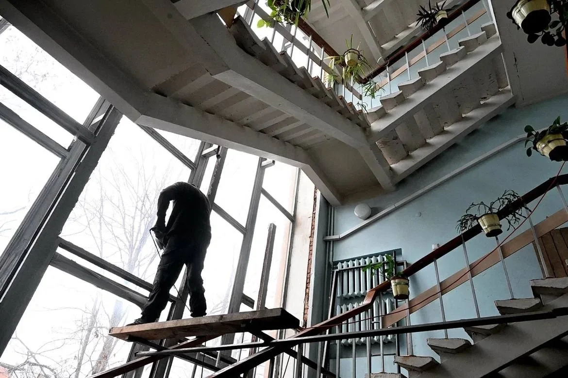 В Удмуртской государственной филармонии стартовал ремонт в рамках нацпроекта «Семья» В Удмуртской государственной филармонии стартовал ремонт в рамках нацпроекта «Семья»