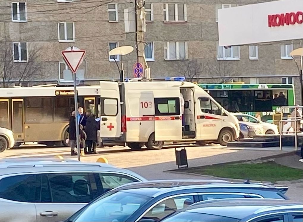 Две аварии произошли в Ижевске на одном и том же месте 14 апреля Две аварии произошли в Ижевске на одном и том же месте 14 апреля