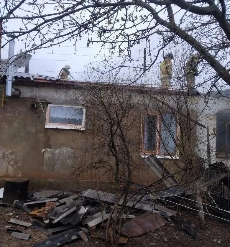 Семья с тремя детьми чудом спаслась при пожаре в Удмуртии Семья с тремя детьми чудом спаслась при пожаре в Удмуртии