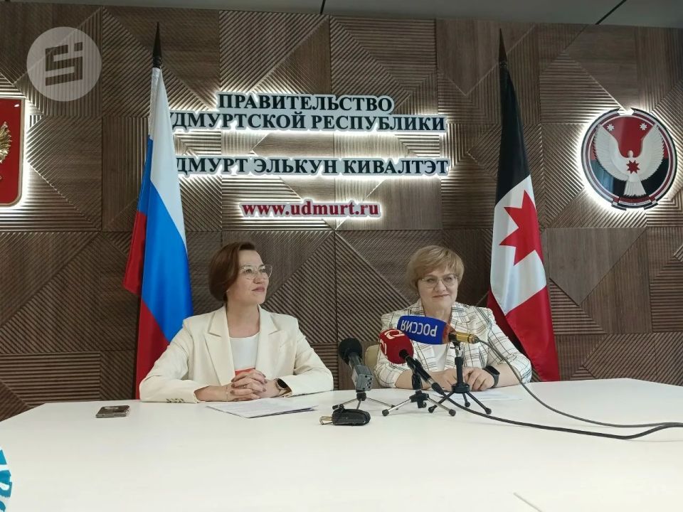 Минобрнауки Удмуртии разрабатывает новые меры поддержки талантливых выпускников, чтобы ребята оставались учиться в республике, об этом рассказала министр образования и науки Удмуртии Римма Бякова