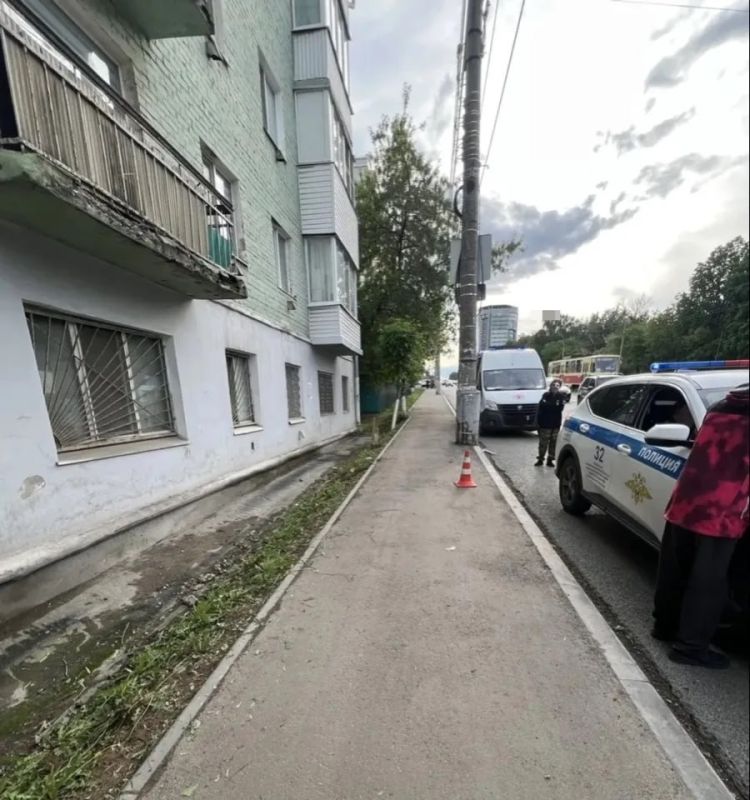 В Ижевске 28 мая 18-летний водитель электровелосипеда сбил на тротуаре мужчину, сообщает пресс-служба Госавтоинспекции Удмуртии