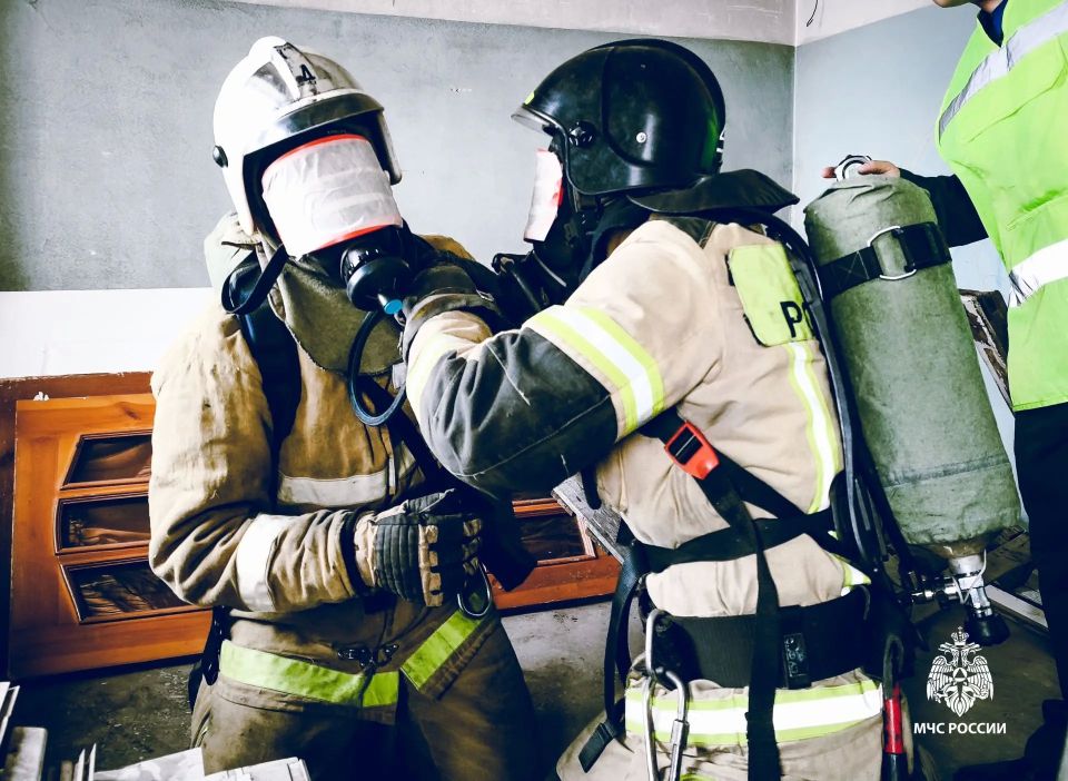 В Удмуртии выбрали сильнейших газодымозащитников — элиту пожарной охраны В Удмуртии выбрали сильнейших газодымозащитников — элиту пожарной охраны