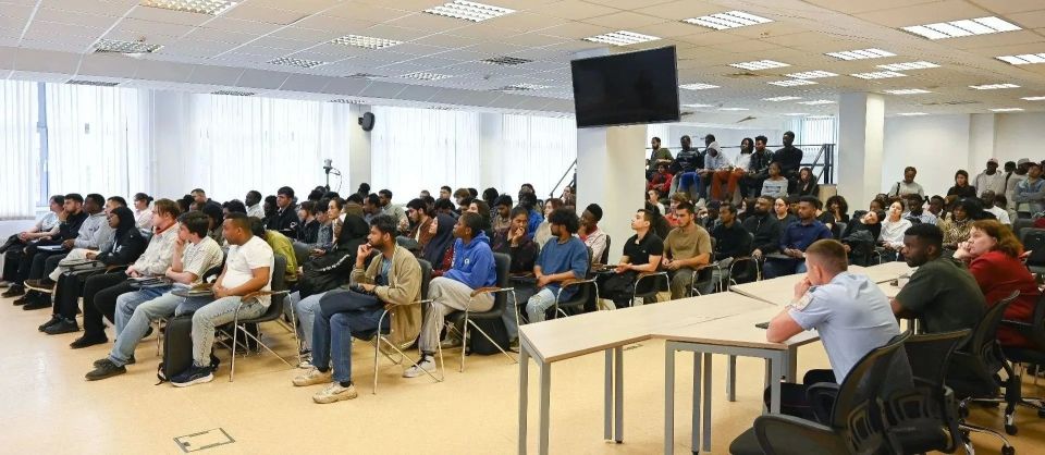 В Ижевске сотрудники полиции провели профилактическую встречу с иностранными студентами В Ижевске сотрудники полиции провели профилактическую встречу с иностранными студентами