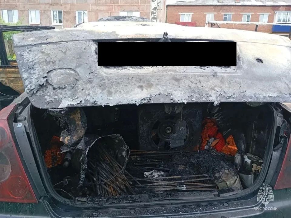 Еще один автомобиль сгорел из-за сварочных работ в Удмуртии Еще один автомобиль сгорел из-за сварочных работ в Удмуртии