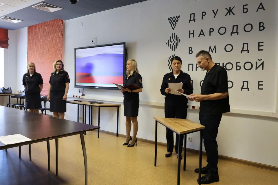 В Удмуртии иностранные граждане присягнули на верность России В Удмуртии иностранные граждане присягнули на верность России
