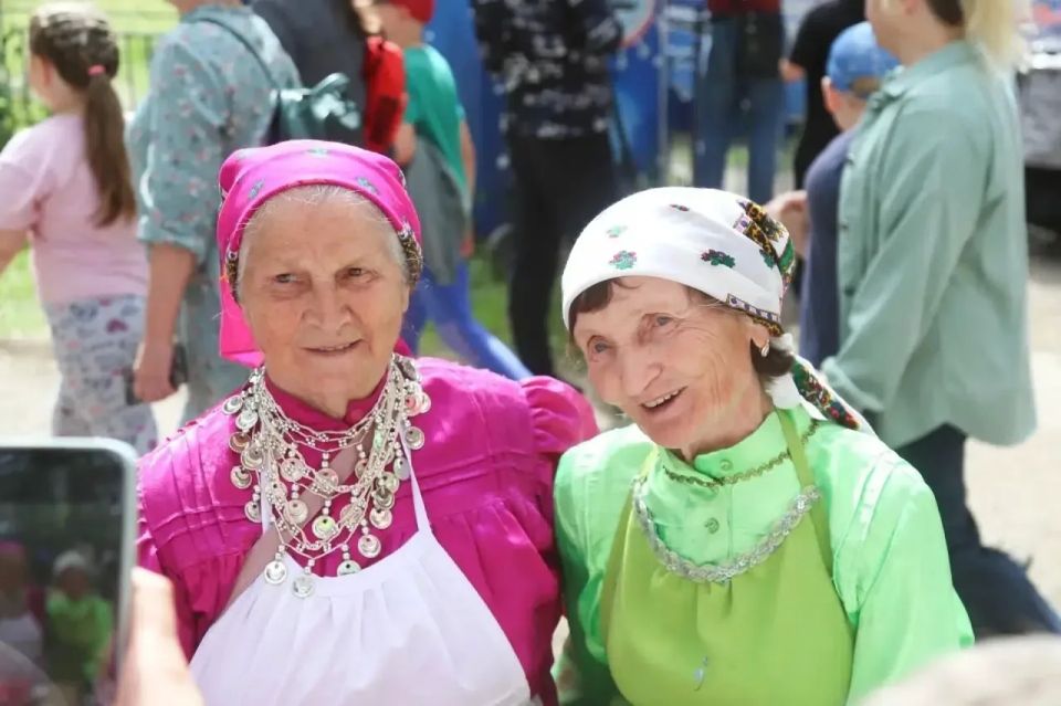 Самобытный удмуртский праздник «Ижкар Гербер» прошёл в День города в парке Космонавтов Самобытный удмуртский праздник «Ижкар Гербер» прошёл в День города в парке Космонавтов