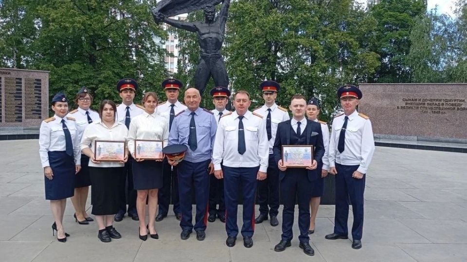 В преддверии Дня России в следственном управлении СК России по Удмуртской Республике состоялась церемония принятия Присяги молодыми сотрудниками В преддверии Дня России в следственном управлении СК России по Удмуртской Республике состоялась церемония принятия Присяги молодыми сотрудниками