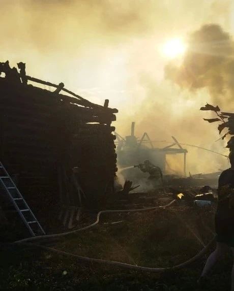 Житель Удмуртии получил ожоги при пожаре из-за непотушенной сигареты Житель Удмуртии получил ожоги при пожаре из-за непотушенной сигареты