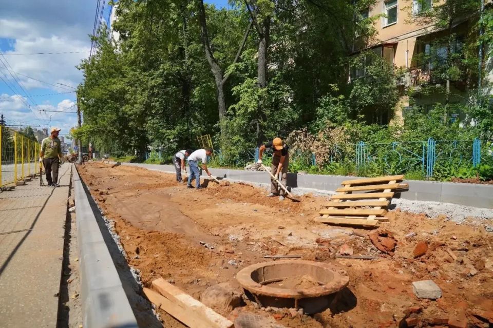 На одной из исторических улиц Ижевска близится к завершению ремонт тротуаров На одной из исторических улиц Ижевска близится к завершению ремонт тротуаров