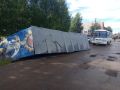 В поселке Игра в Удмуртии водитель автобуса снес остановочный павильон, пострадал пешеход