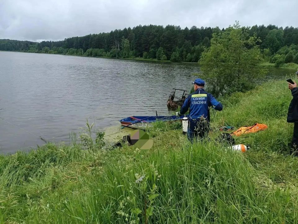 Восьмой погибший на воде в Удмуртии: водолазы подняли тело из пруда в Красногорском районе Восьмой погибший на воде в Удмуртии: водолазы подняли тело из пруда в Красногорском районе