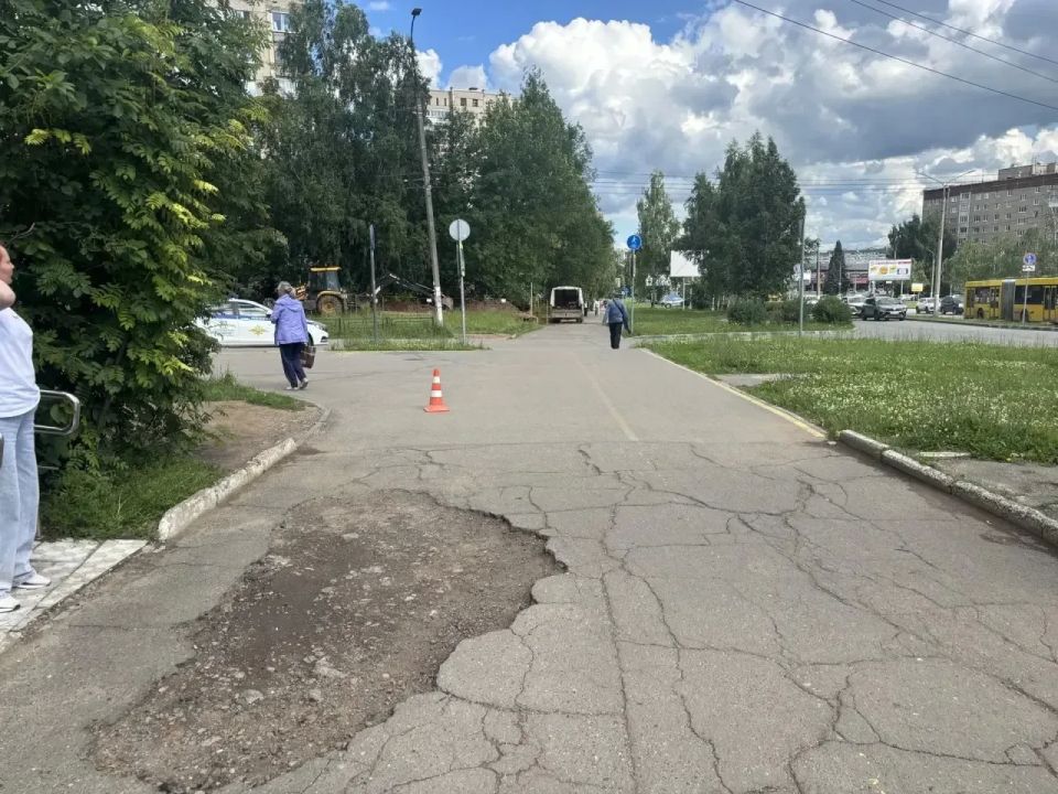 11-летний самокатчик сбил пенсионерку на улице 40 лет Победы в Ижевске и скрылся