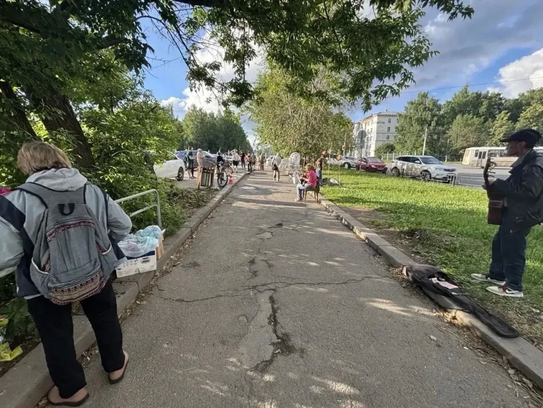 Вновь сбитый НА ТРОТУАРЕ пешеход Вновь сбитый НА ТРОТУАРЕ пешеход