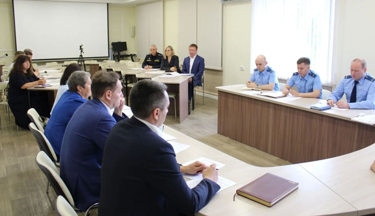 В ПРОКУРАТУРЕ УДМУРТИИ СОСТОЯЛОСЬ ЗАСЕДАНИЕ РАБОЧЕЙ ГРУППЫ ПО ВОПРОСАМ ПРОТИВОДЕЙСТВИЯ ЛЕГАЛИЗАЦИИ (ОТМЫВАНИЮ) ДОХОДОВ, ПОЛУЧЕННЫХ ПРЕСТУПНЫМ ПУТЕМ И НЕЗАКОННЫМ ФИНАНСОВЫМ ОПЕРАЦИЯМ В ПРОКУРАТУРЕ УДМУРТИИ СОСТОЯЛОСЬ ЗАСЕДАНИЕ РАБОЧЕЙ ГРУППЫ ПО ВОПРОСАМ ПРОТИВОДЕЙСТВИЯ ЛЕГАЛИЗАЦИИ (ОТМЫВАНИЮ) ДОХОДОВ, ПОЛУЧЕННЫХ ПРЕСТУПНЫМ ПУТЕМ И НЕЗАКОННЫМ ФИНАНСОВЫМ ОПЕРАЦИЯМ