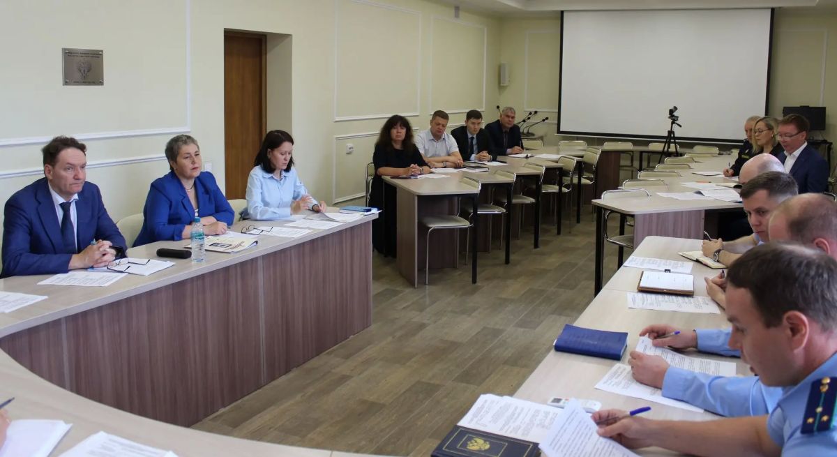 В ПРОКУРАТУРЕ УДМУРТИИ СОСТОЯЛОСЬ ЗАСЕДАНИЕ РАБОЧЕЙ ГРУППЫ ПО ВОПРОСАМ ПРОТИВОДЕЙСТВИЯ ЛЕГАЛИЗАЦИИ (ОТМЫВАНИЮ) ДОХОДОВ, ПОЛУЧЕННЫХ ПРЕСТУПНЫМ ПУТЕМ И НЕЗАКОННЫМ ФИНАНСОВЫМ ОПЕРАЦИЯМ В ПРОКУРАТУРЕ УДМУРТИИ СОСТОЯЛОСЬ ЗАСЕДАНИЕ РАБОЧЕЙ ГРУППЫ ПО ВОПРОСАМ ПРОТИВОДЕЙСТВИЯ ЛЕГАЛИЗАЦИИ (ОТМЫВАНИЮ) ДОХОДОВ, ПОЛУЧЕННЫХ ПРЕСТУПНЫМ ПУТЕМ И НЕЗАКОННЫМ ФИНАНСОВЫМ ОПЕРАЦИЯМ