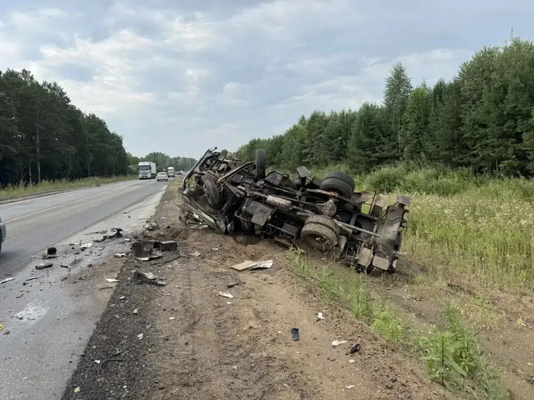 В Удмуртии водитель грузовика с прицепом устроил массовое ДТП В Удмуртии водитель грузовика с прицепом устроил массовое ДТП