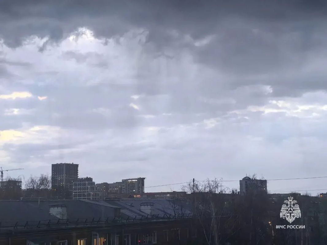 Гроза, усиление ветра, ливни, град #погода