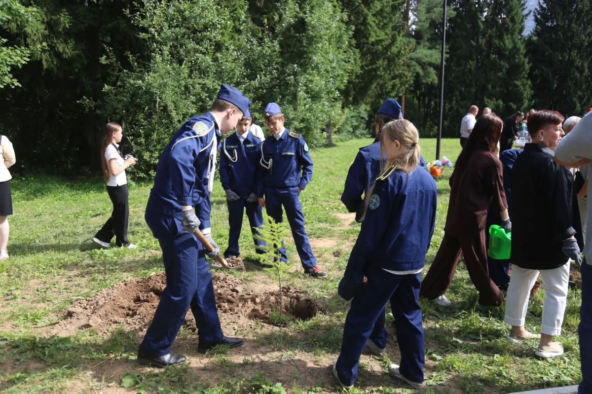 Встреча поколений . В школу № 71 приехала делегация из Санкт-Петербурга Встреча поколений . В школу № 71 приехала делегация из Санкт-Петербурга