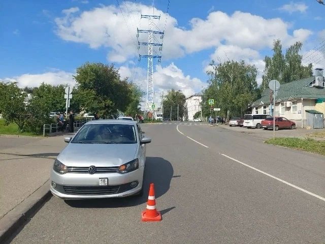 Школьник на велосипеде попал под колёса авто в Ижевске