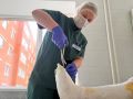 Стопа держалась на лоскуте кожи: хирурги Удмуртии спасли ногу подростку, затянутую в транспортер