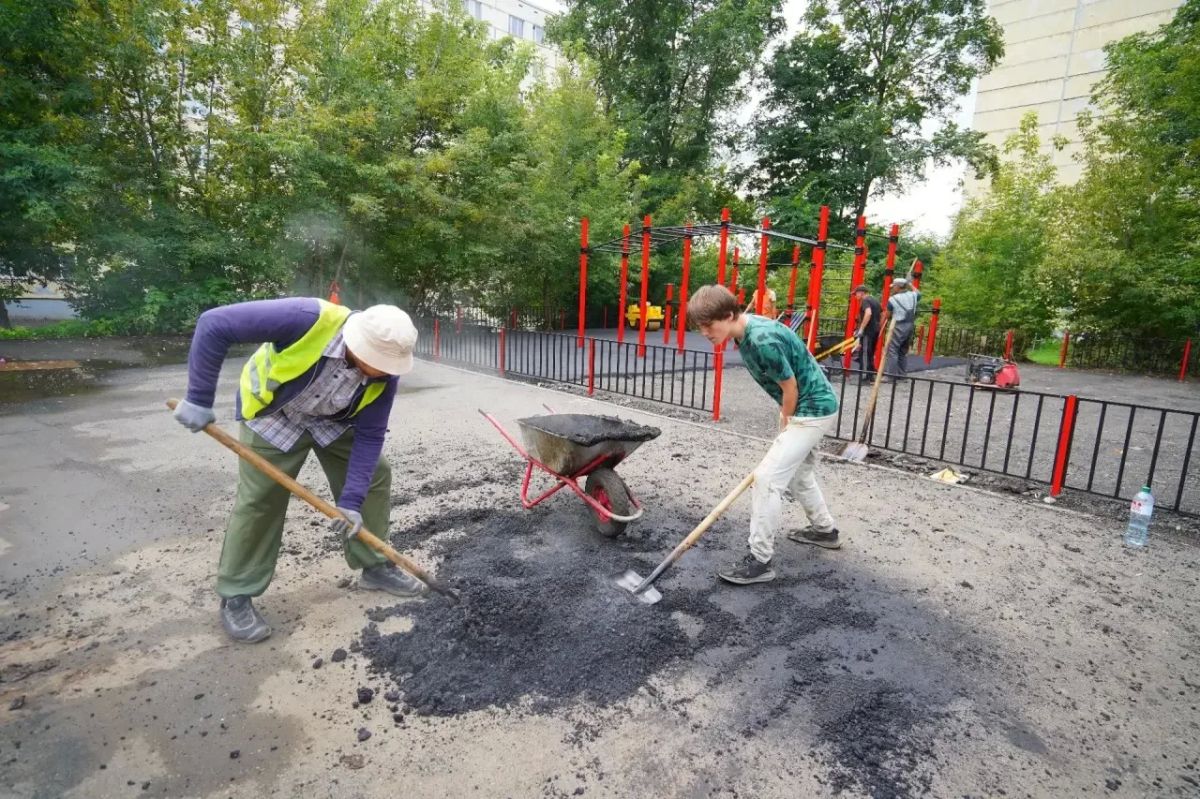 В Ижевске началось благоустройство карманного сквера на ул. Шумайлова В Ижевске началось благоустройство карманного сквера на ул. Шумайлова
