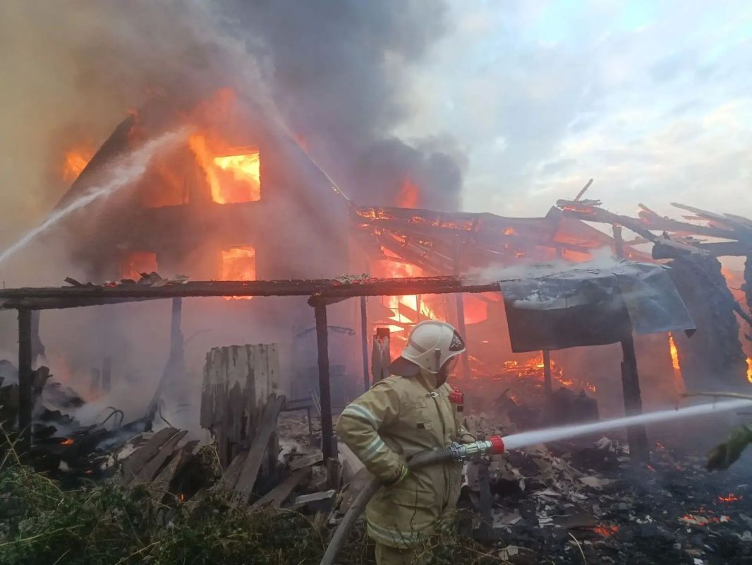 Мужчина погиб в пожаре в селе Сюмси Мужчина погиб в пожаре в селе Сюмси