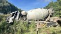 Водитель фуры попал в больницу после опрокидывания в Удмуртии