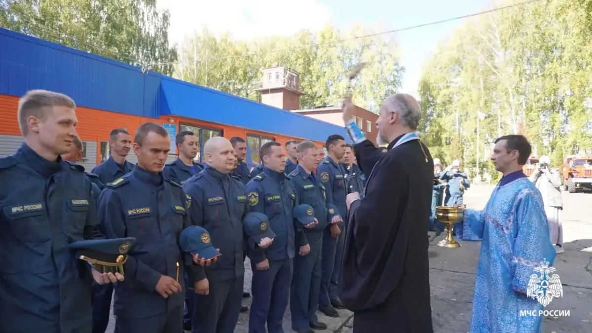 Сотрудники МЧС Удмуртии приняли участие в молебнах в честь иконы «Неопалимая Купина» Сотрудники МЧС Удмуртии приняли участие в молебнах в честь иконы «Неопалимая Купина»