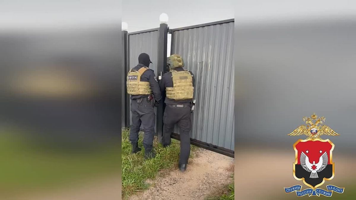 В Удмуртии полицейские задержали супружескую пару за мошенничество при получении банковского кэшбека