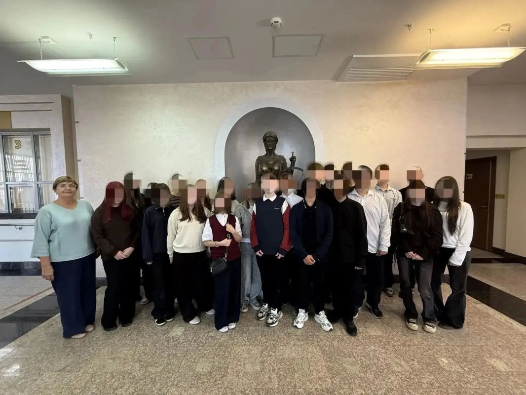 В Удмуртии подростки, состоящие на профилактическом учете, стали участниками антинаркотического проекта «Реалии закона» В Удмуртии подростки, состоящие на профилактическом учете, стали участниками антинаркотического проекта «Реалии закона»