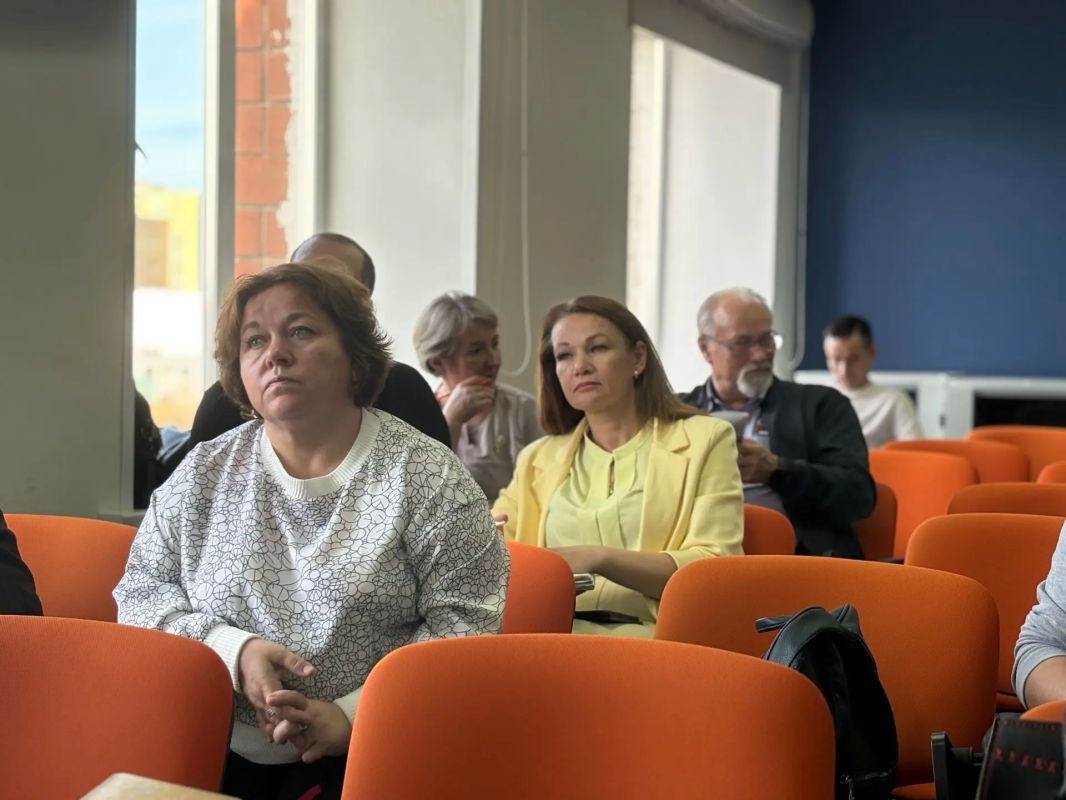 Сотрудники следственного управления приняли участие в семинаре по развитию кадетского движения Сотрудники следственного управления приняли участие в семинаре по развитию кадетского движения